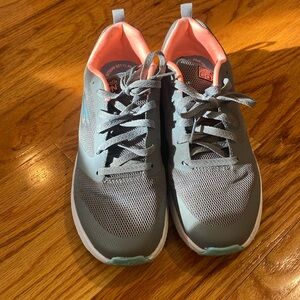 Sketchers Go Run SZ 5